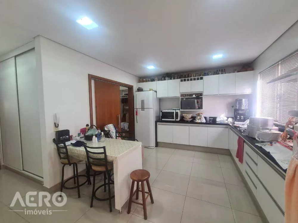 Casa de Condomínio à venda com 3 quartos, 131m² - Foto 4