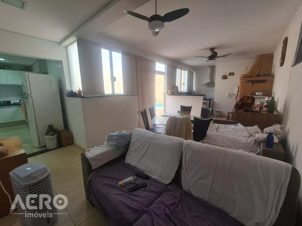 Casa de Condomínio à venda com 3 quartos, 131m² - Foto 2