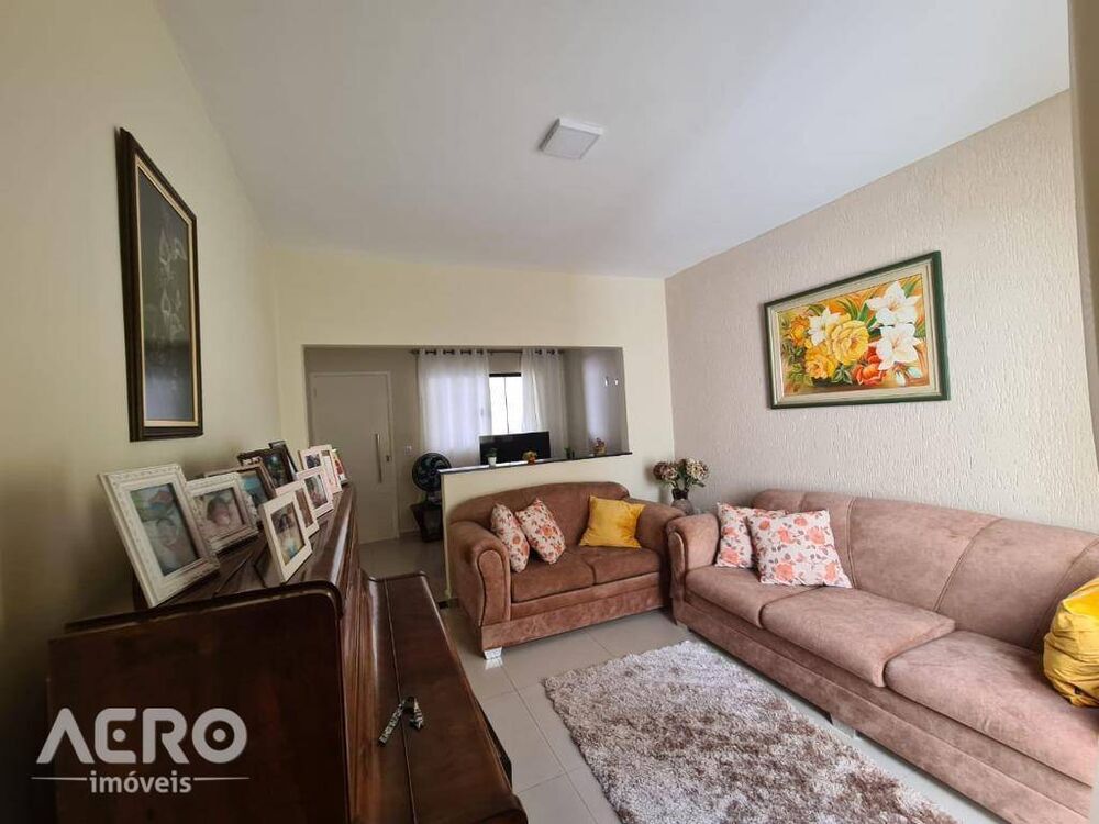 Casa à venda com 3 quartos, 110m² - Foto 9