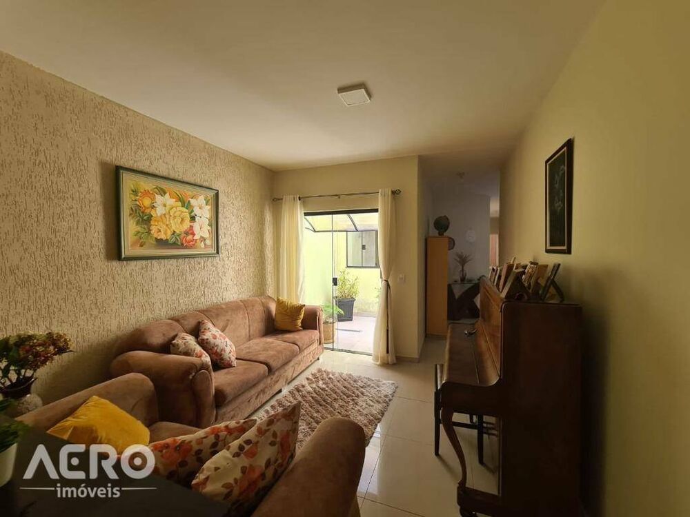 Casa à venda com 3 quartos, 110m² - Foto 14