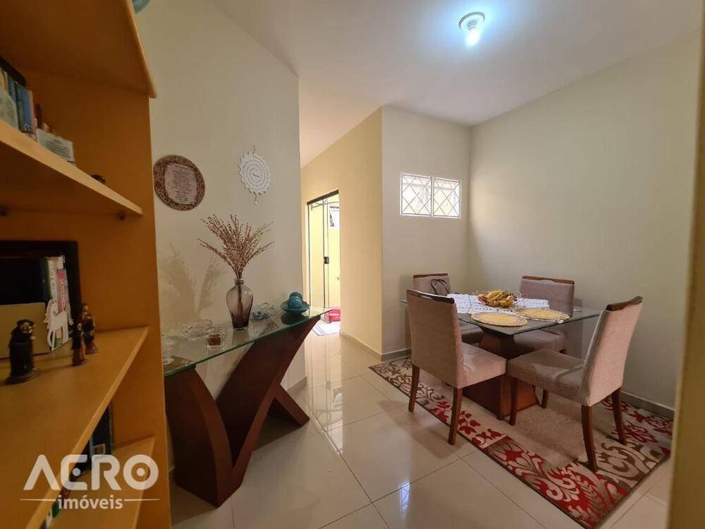 Casa à venda com 3 quartos, 110m² - Foto 2