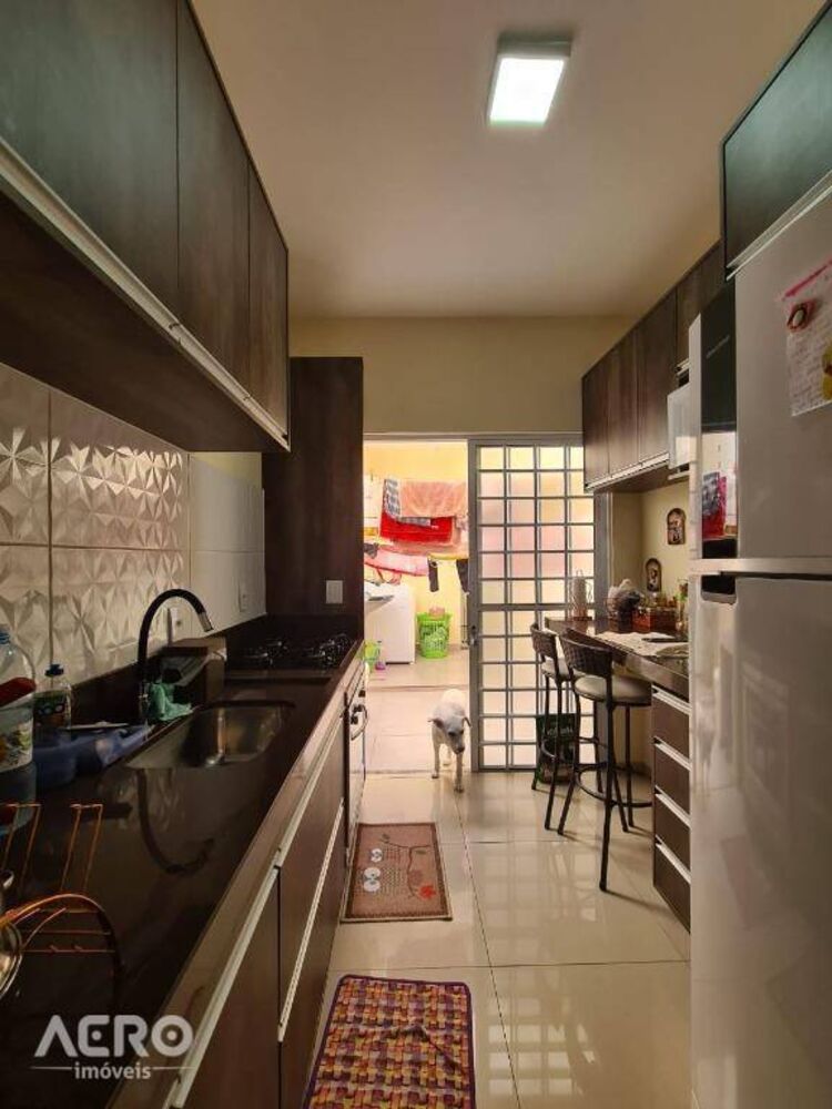 Casa à venda com 3 quartos, 110m² - Foto 10