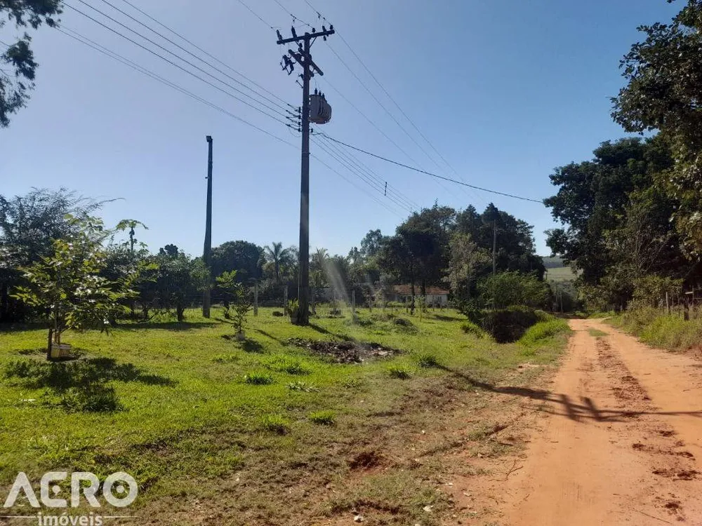 Chácara, 4 quartos, 2500 m² - Foto 1