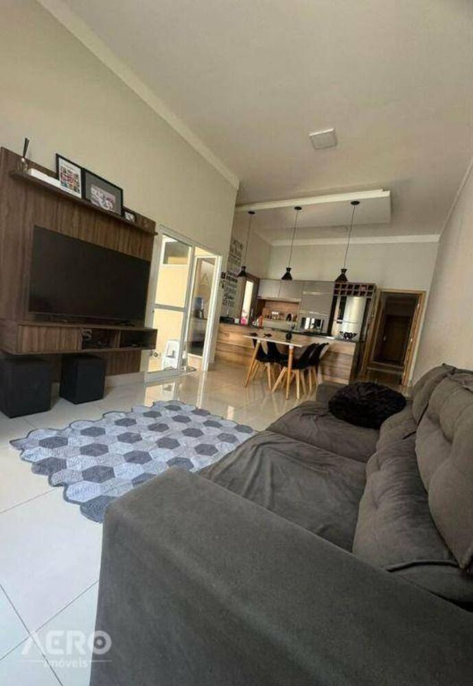 Casa à venda com 3 quartos, 119m² - Foto 1