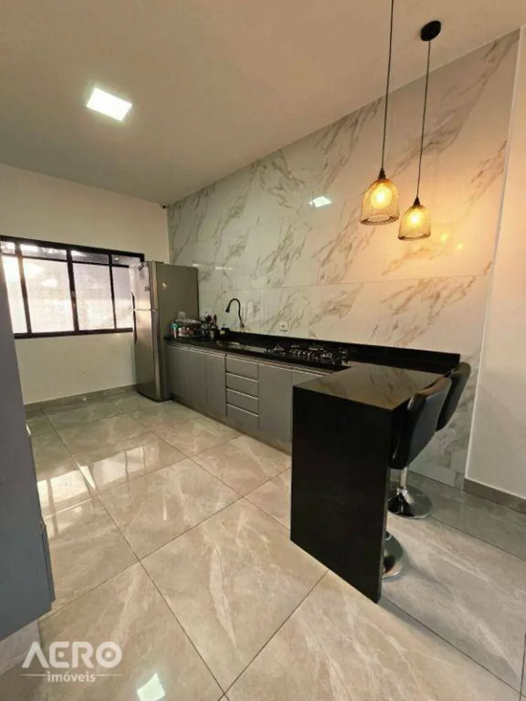 Casa, 3 quartos, 258 m² - Foto 3