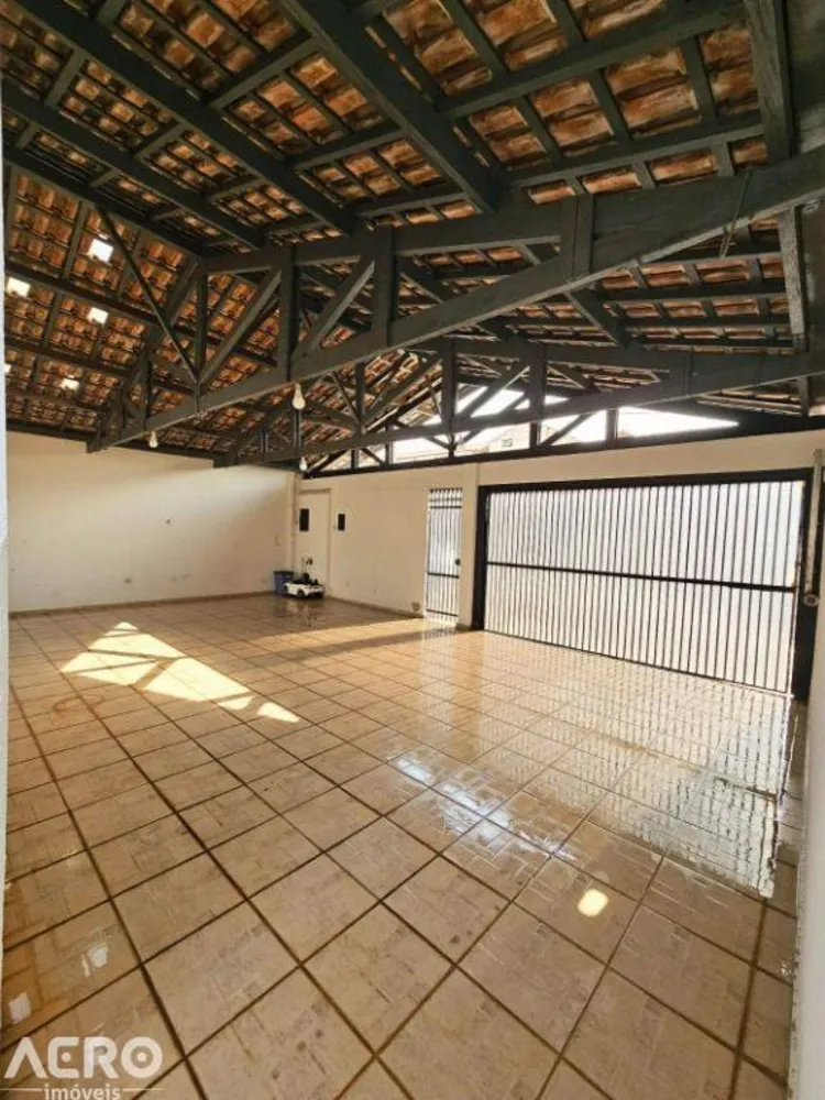Casa, 3 quartos, 258 m² - Foto 3