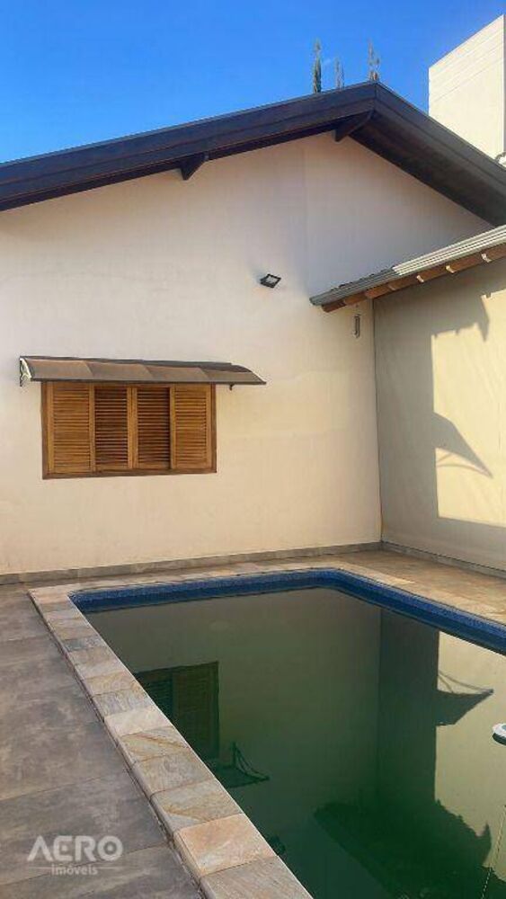 Casa, 3 quartos, 220 m² - Foto 1
