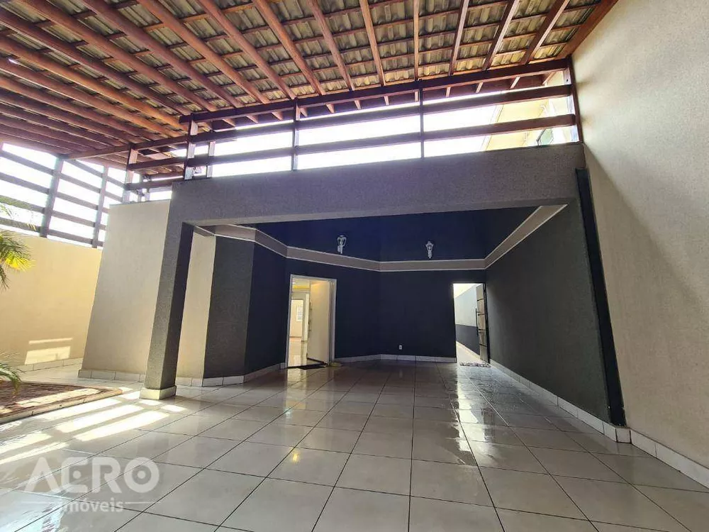 Casa à venda com 3 quartos, 250m² - Foto 4