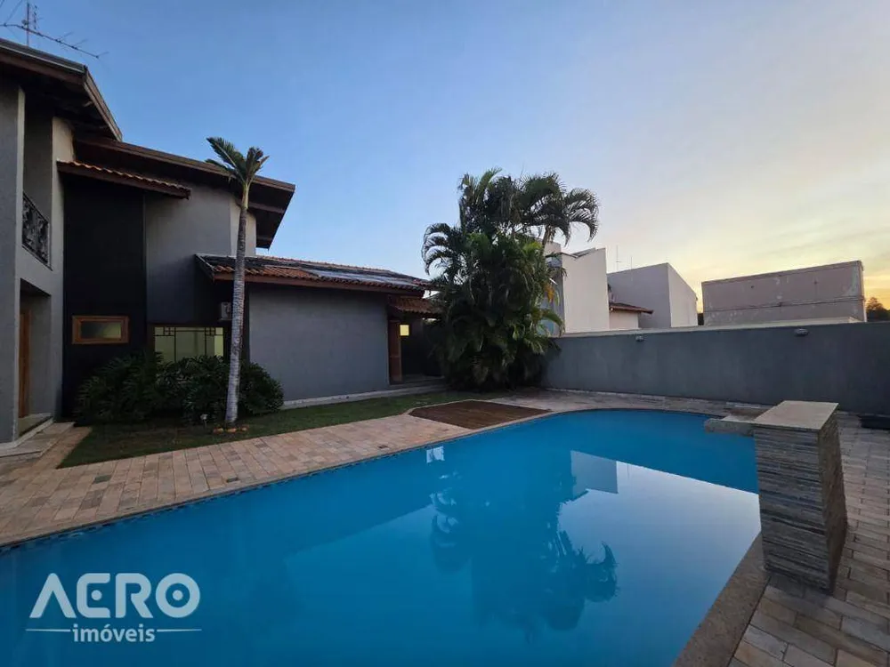Casa, 3 quartos, 289 m² - Foto 1