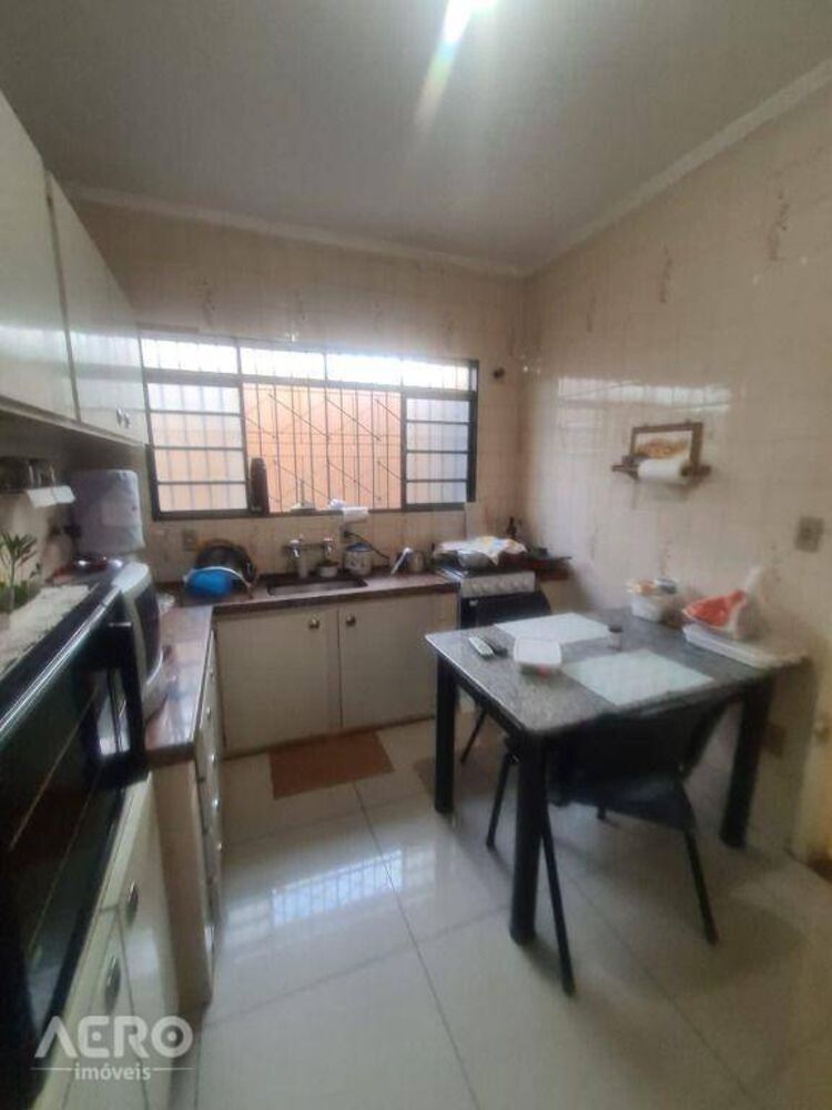 Casa, 4 quartos, 260 m² - Foto 18