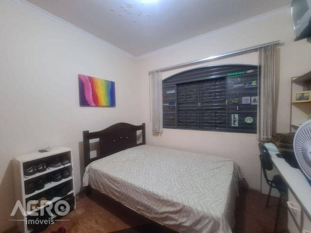 Casa, 4 quartos, 260 m² - Foto 13