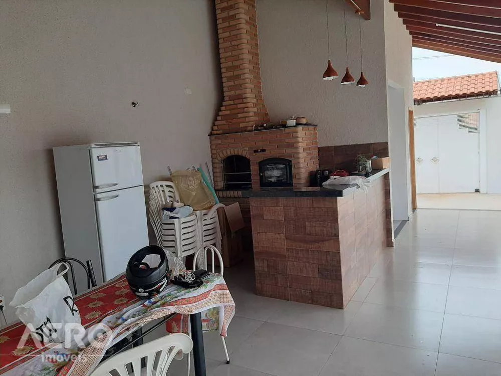 Casa à venda com 2 quartos, 180m² - Foto 4