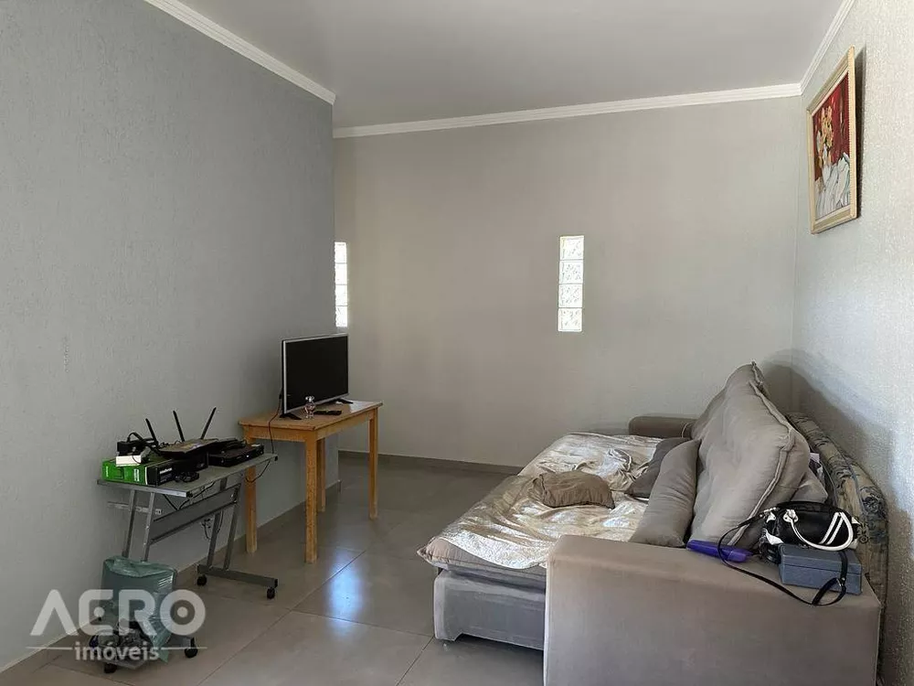 Casa à venda com 2 quartos, 180m² - Foto 3