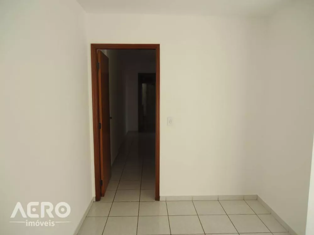 Apartamento à venda com 3 quartos, 75m² - Foto 4