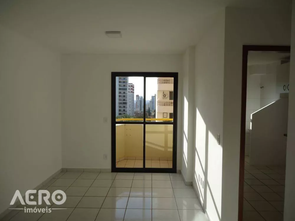 Apartamento à venda com 3 quartos, 75m² - Foto 2