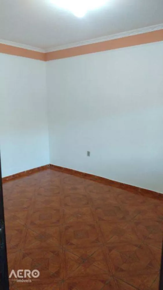 Casa à venda com 2 quartos, 130m² - Foto 4