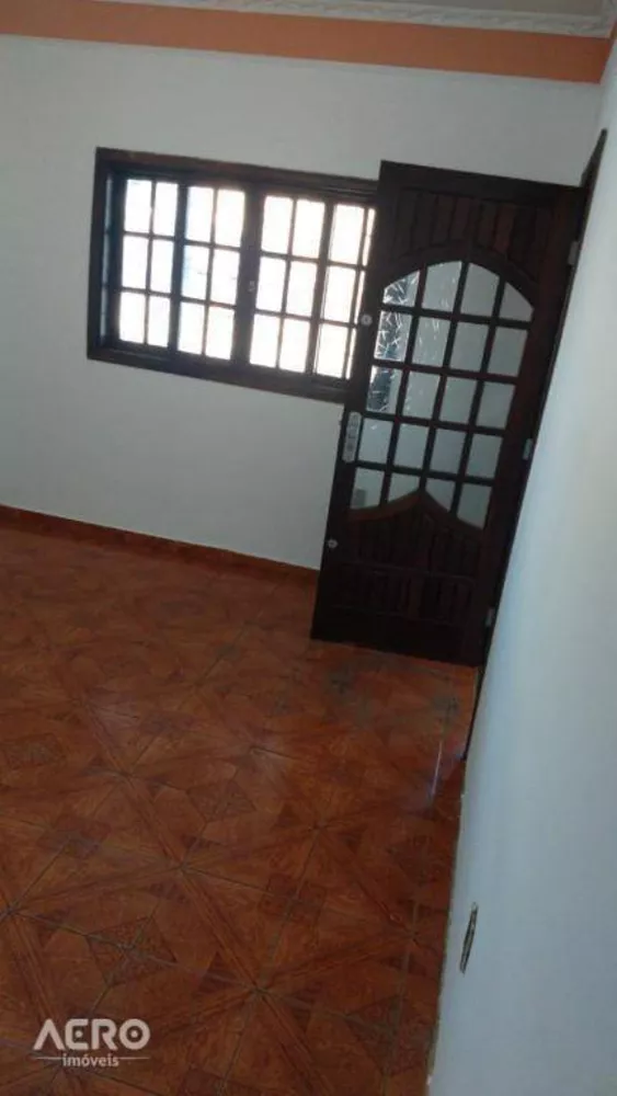 Casa à venda com 2 quartos, 130m² - Foto 3