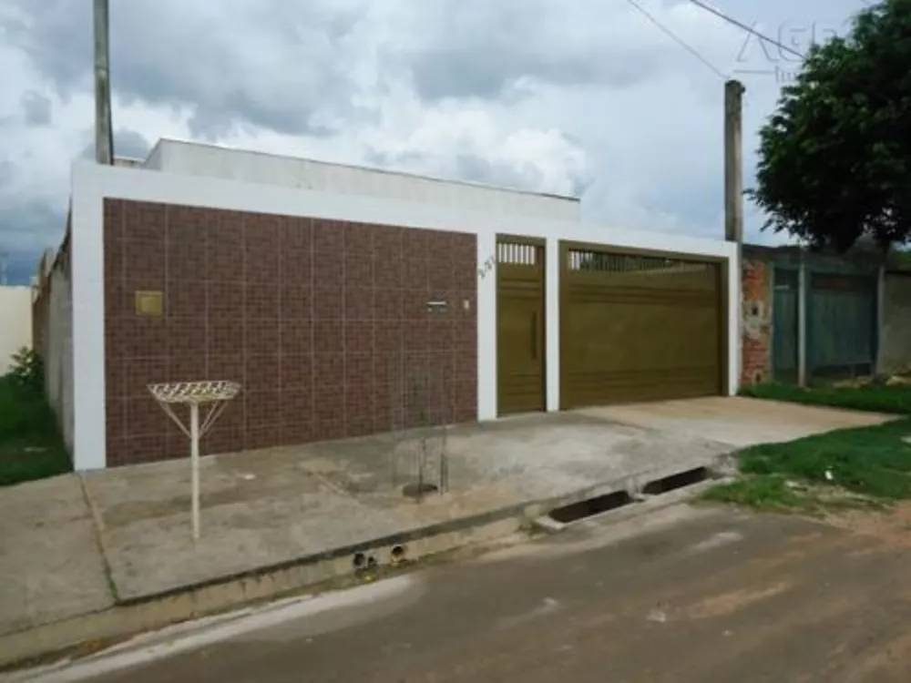 Casa à venda com 3 quartos, 138m² - Foto 1