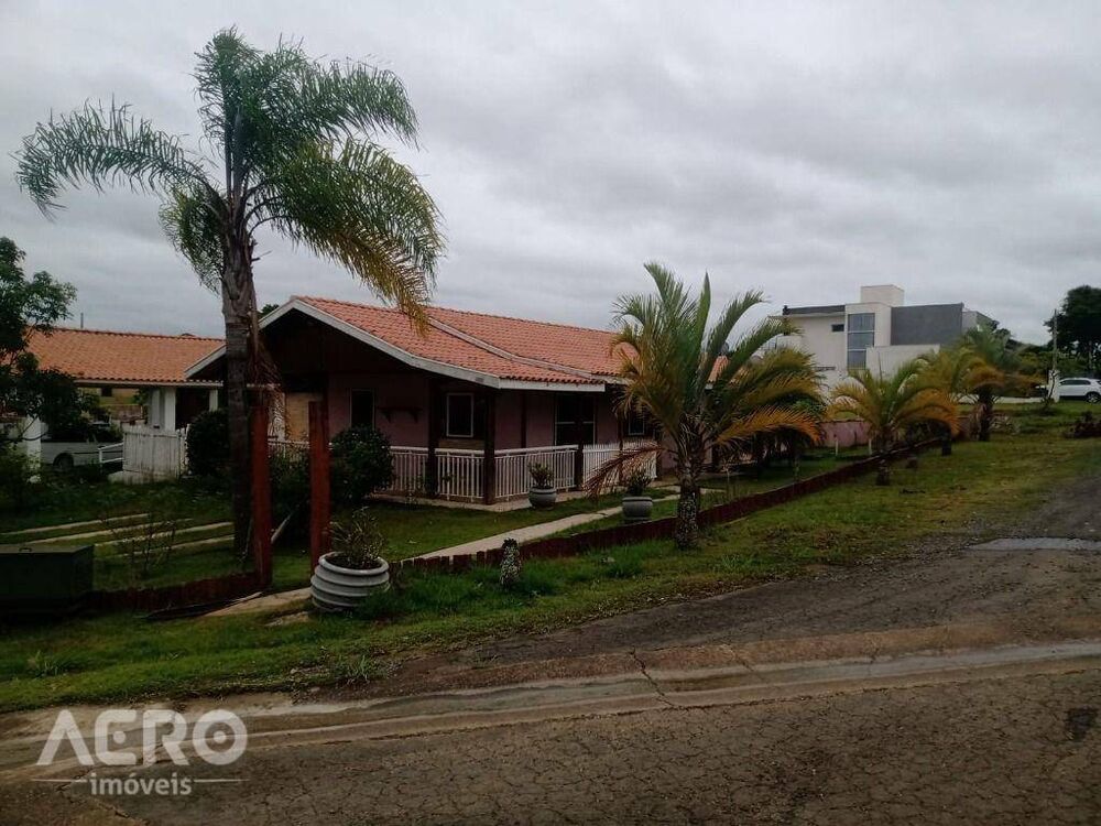Casa à venda com 5 quartos, 243m² - Foto 3