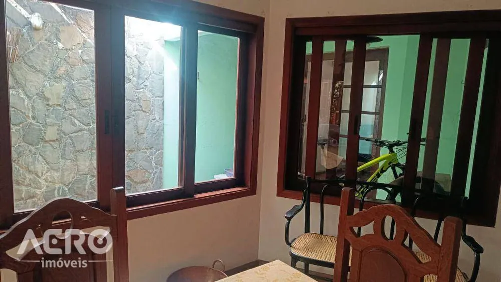 Casa, 4 quartos, 418 m² - Foto 1