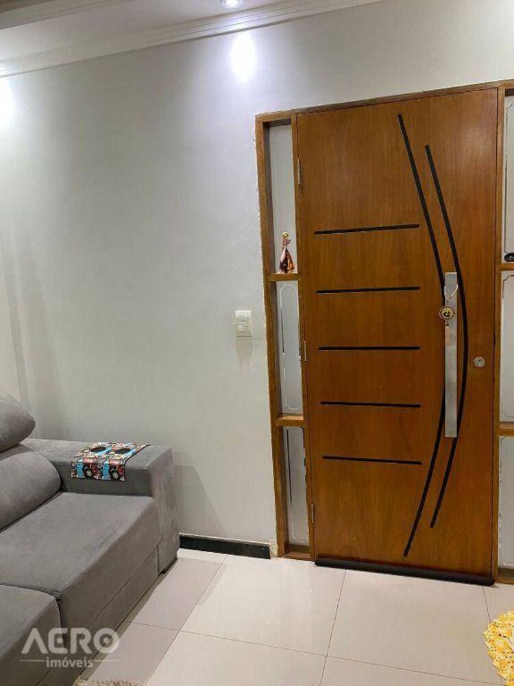 Casa à venda com 2 quartos, 107m² - Foto 2
