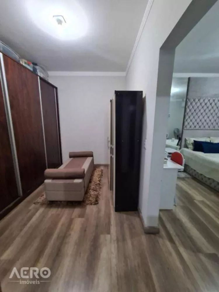 Casa à venda com 3 quartos, 244m² - Foto 7