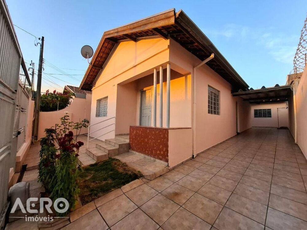 Casa para alugar com 2 quartos, 100m² - Foto 2