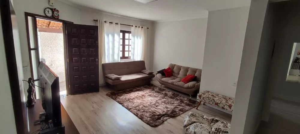 Casa à venda com 3 quartos, 260m² - Foto 1