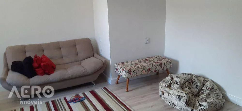 Casa à venda com 3 quartos, 260m² - Foto 3