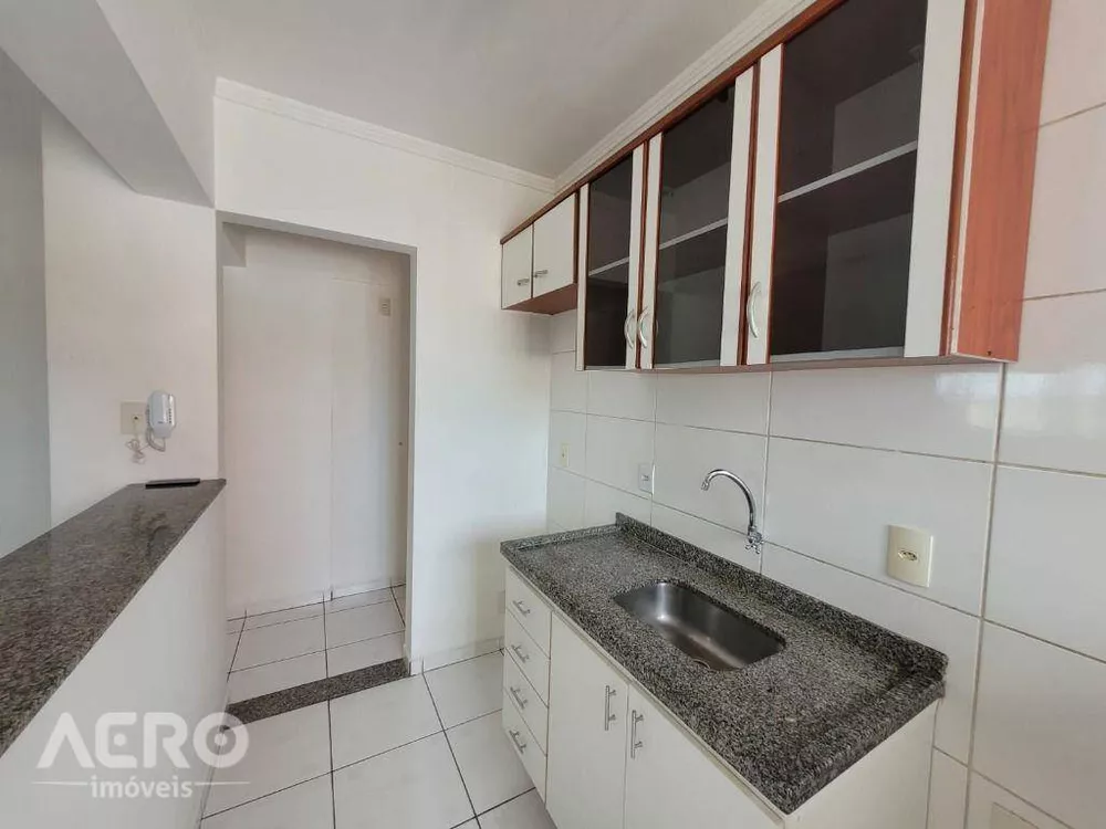 Apartamento à venda com 2 quartos, 57m² - Foto 3