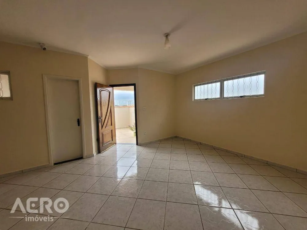 Casa, 3 quartos, 199 m² - Foto 2