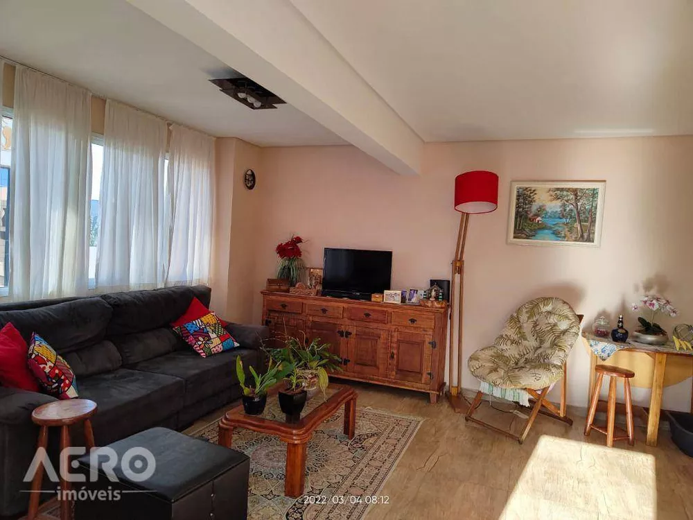 Apartamento à venda com 3 quartos, 155m² - Foto 1