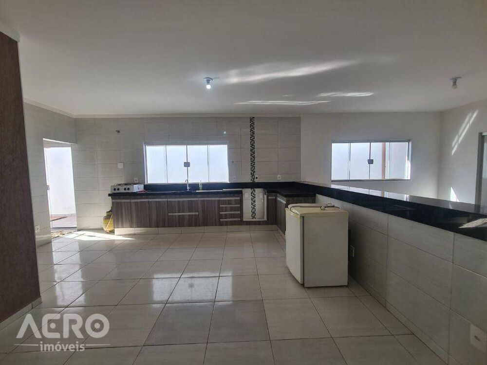 Casa, 3 quartos, 190 m² - Foto 1