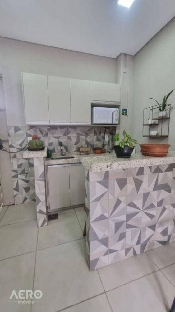 Casa à venda com 2 quartos, 77m² - Foto 4