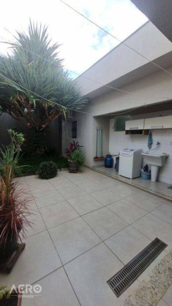 Casa à venda com 2 quartos, 77m² - Foto 16
