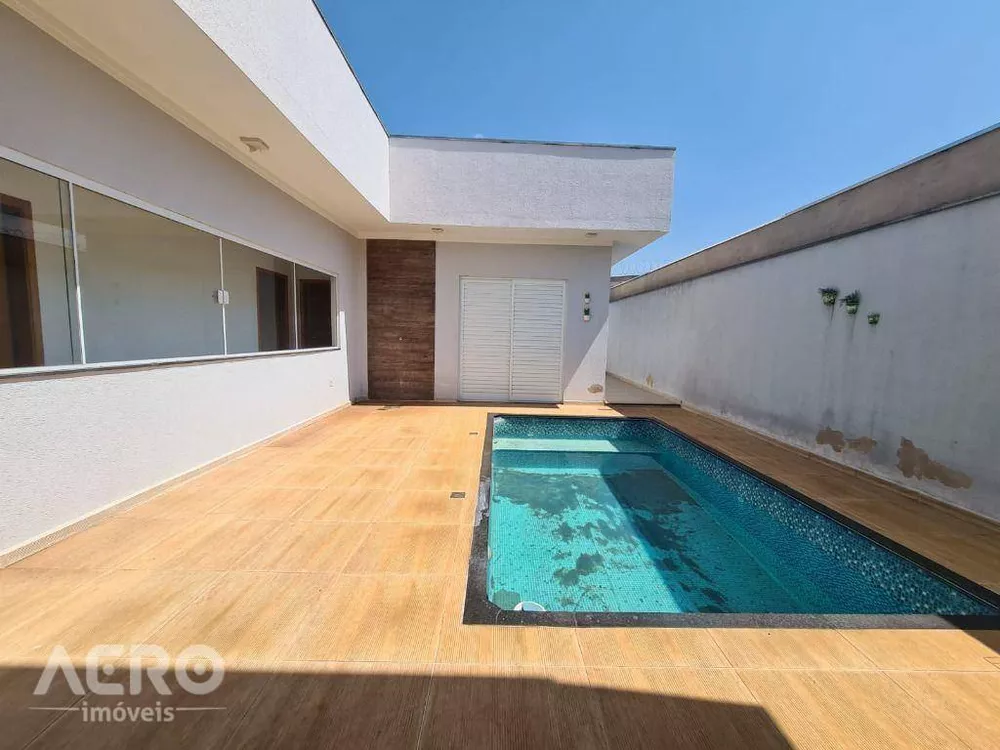 Casa de Condomínio à venda com 3 quartos, 240m² - Foto 1