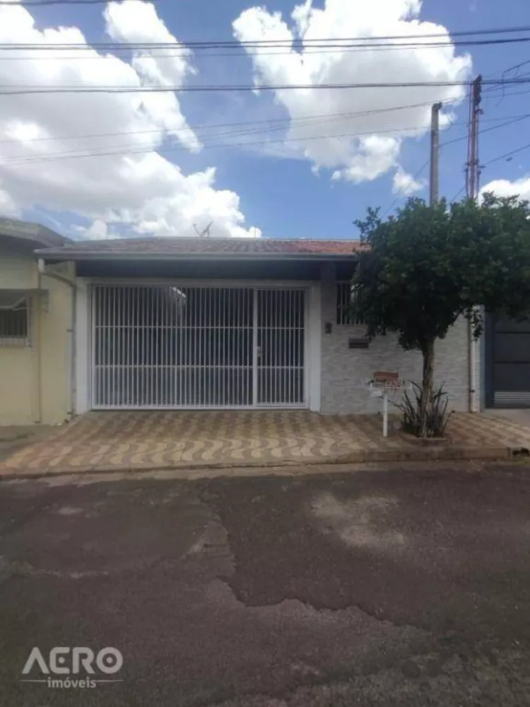 Casa à venda com 3 quartos, 140m² - Foto 1