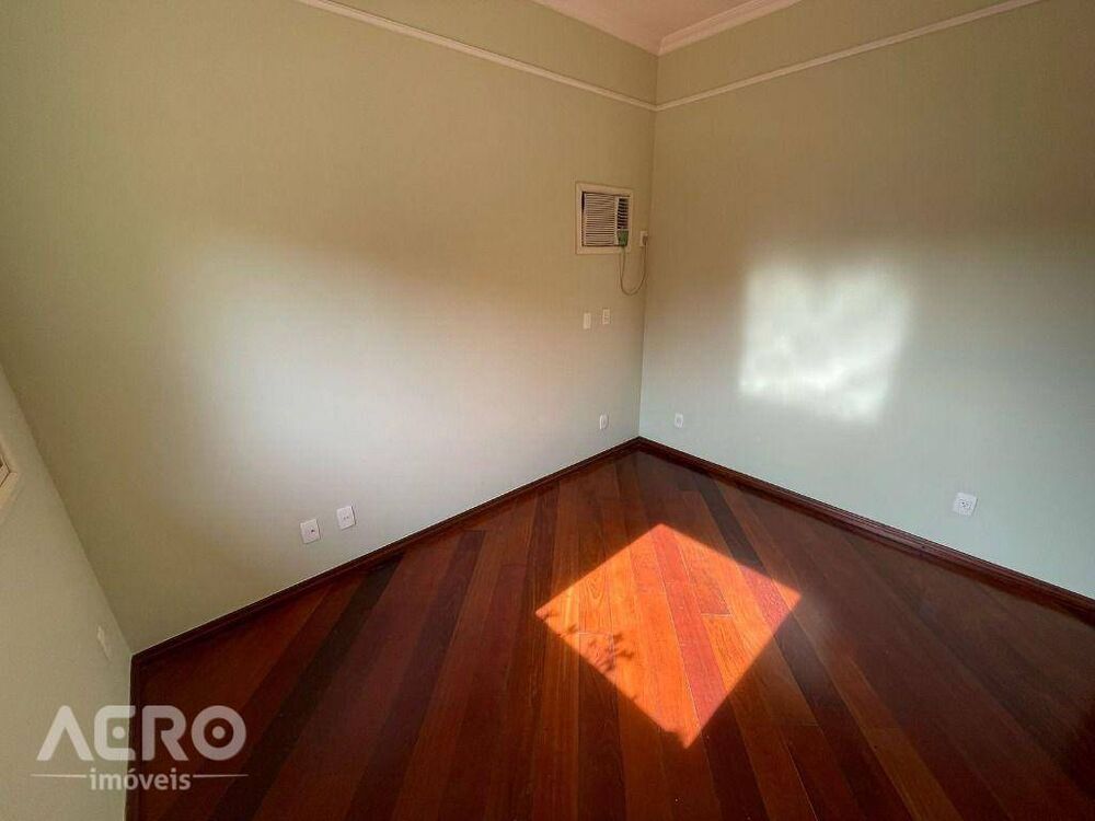 Casa de Condomínio para alugar com 4 quartos, 410m² - Foto 17