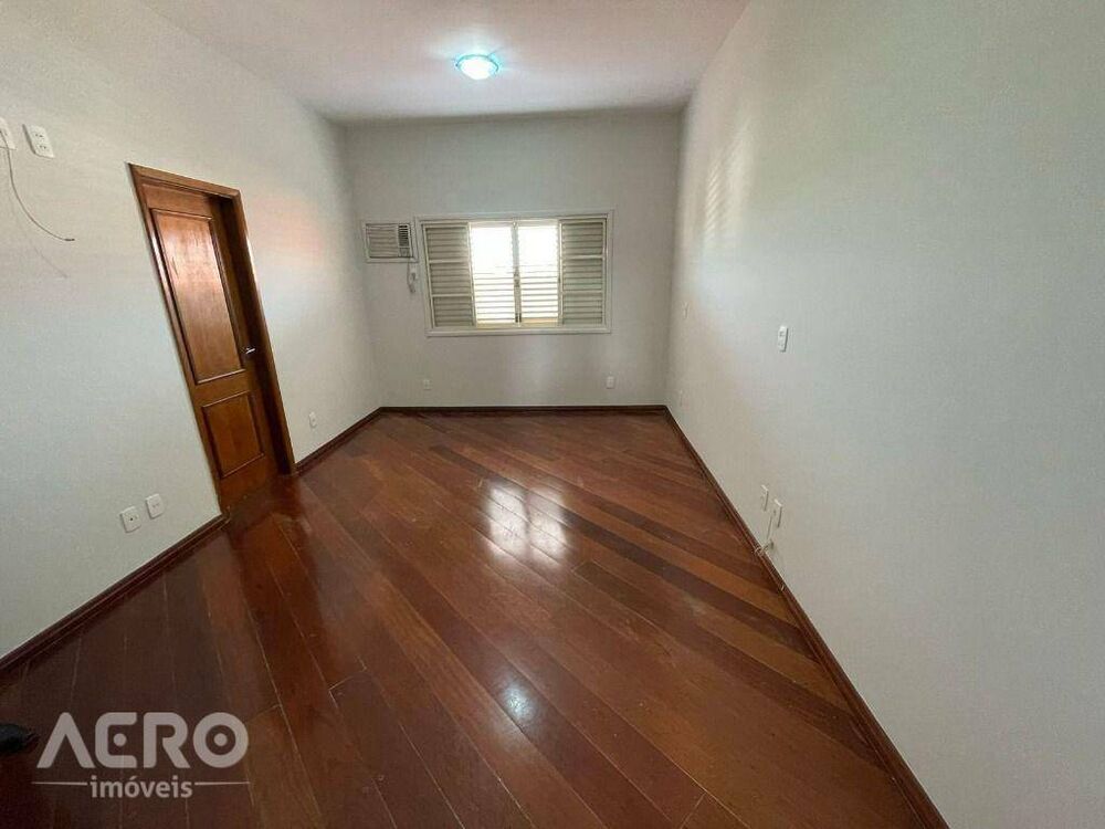 Casa de Condomínio para alugar com 4 quartos, 410m² - Foto 38