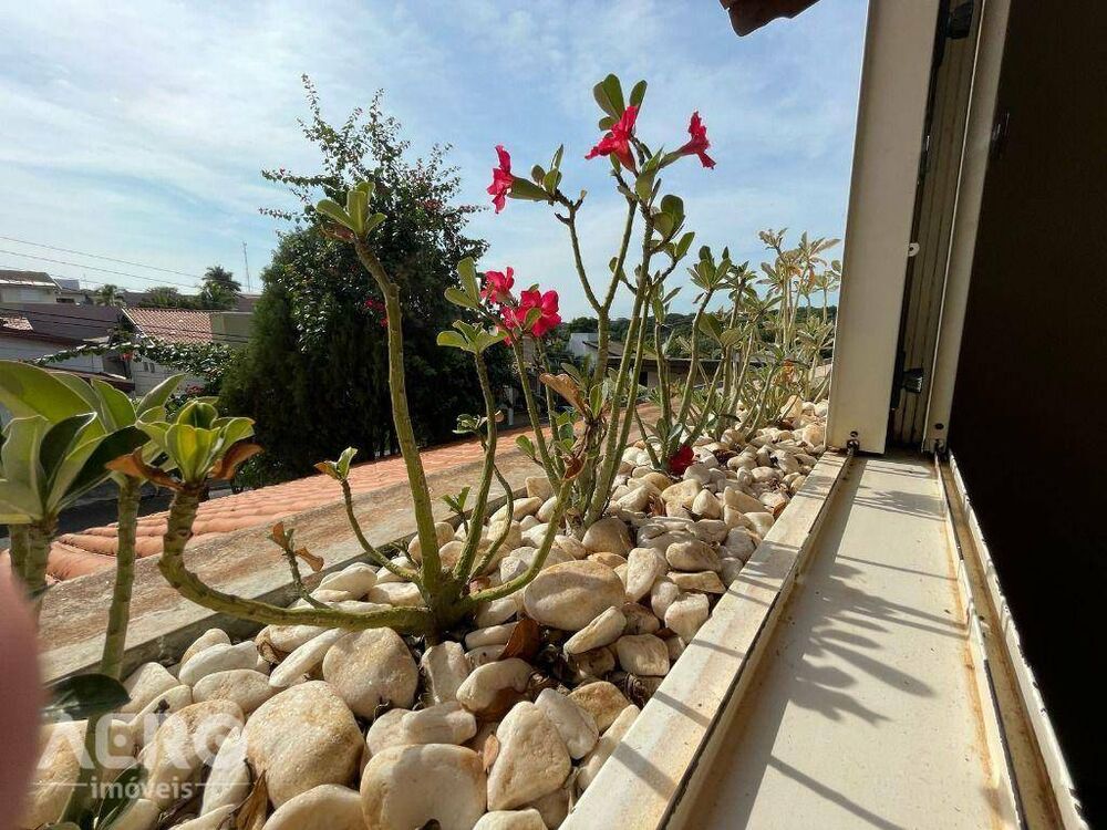 Casa de Condomínio para alugar com 4 quartos, 410m² - Foto 12