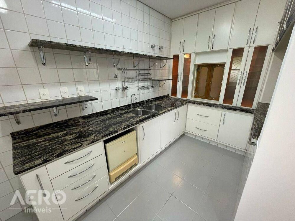 Casa de Condomínio para alugar com 4 quartos, 410m² - Foto 58