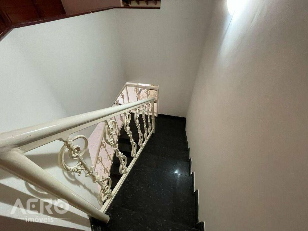 Casa de Condomínio para alugar com 4 quartos, 410m² - Foto 44