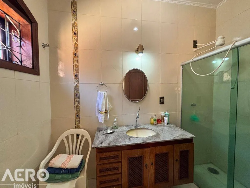 Casa, 3 quartos, 290 m² - Foto 1