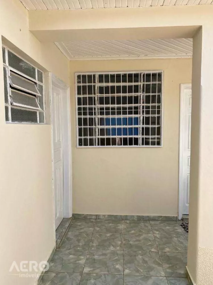 Casa para alugar com 3 quartos, 261m² - Foto 2