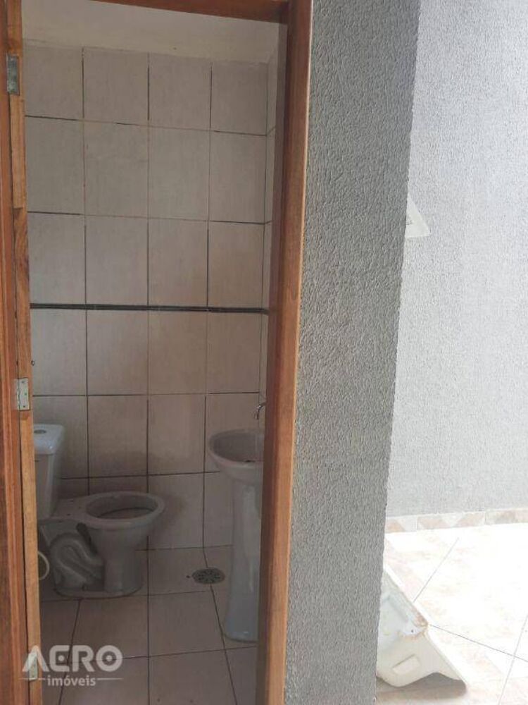 Casa à venda com 3 quartos, 170m² - Foto 2