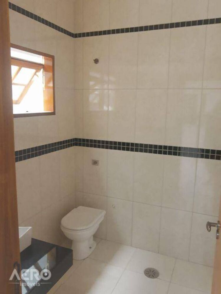 Casa à venda com 3 quartos, 170m² - Foto 1