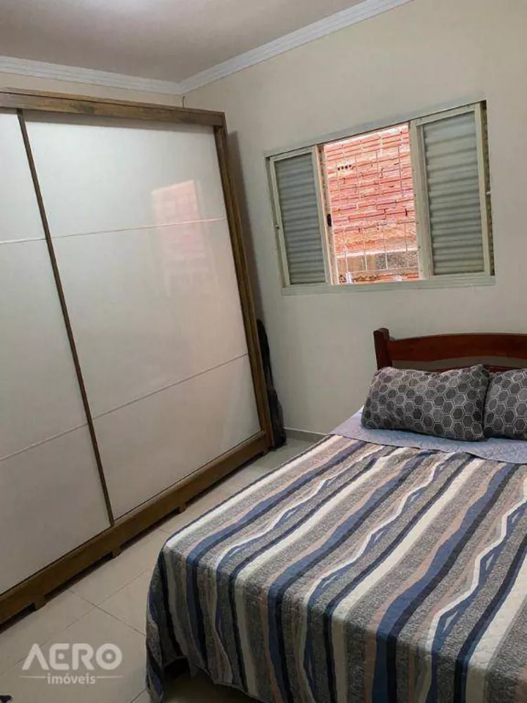 Casa à venda com 2 quartos, 48m² - Foto 2