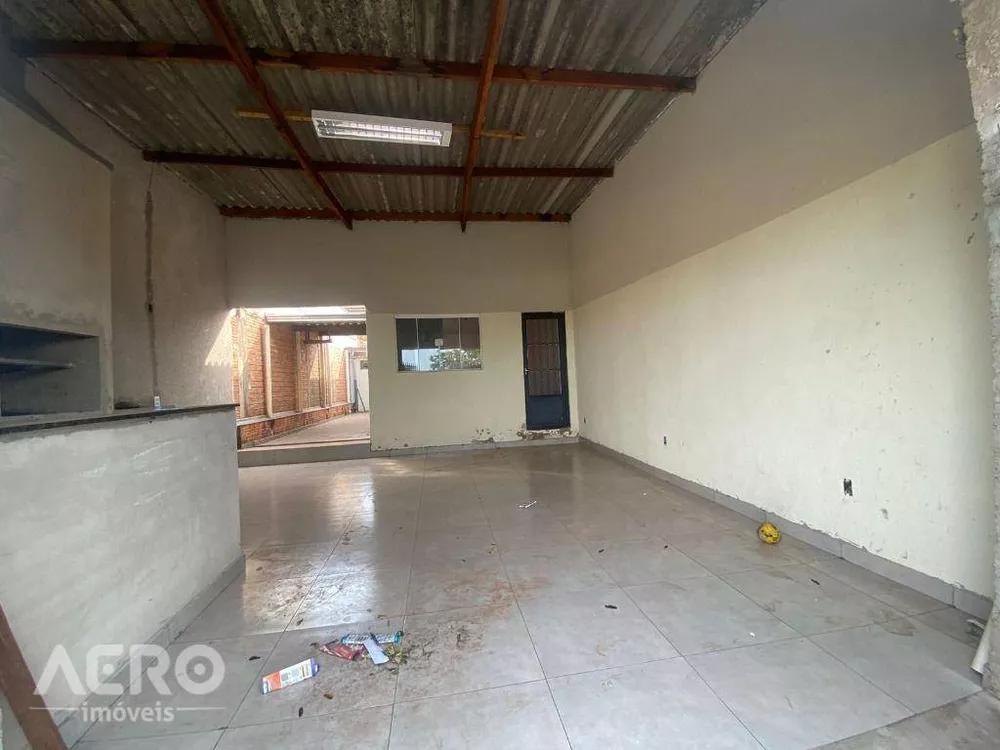 Casa à venda com 2 quartos, 98m² - Foto 1