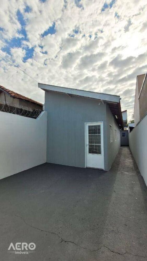 Casa à venda com 2 quartos, 68m² - Foto 5