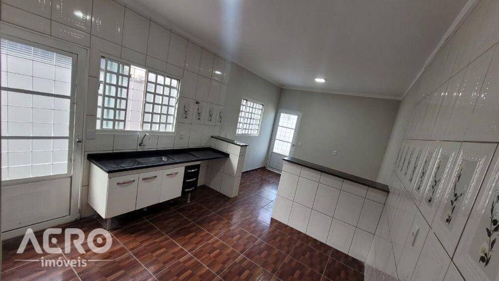 Casa à venda com 2 quartos, 68m² - Foto 10